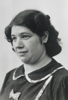UITVERKOCHT "De stilte van mijn oma" met Esther Kornalijnslijper. We beginnen om 18.00 u. met soep en brood. Na het verhaal zijn we om 20.00 u. samen 2 minuten stil.